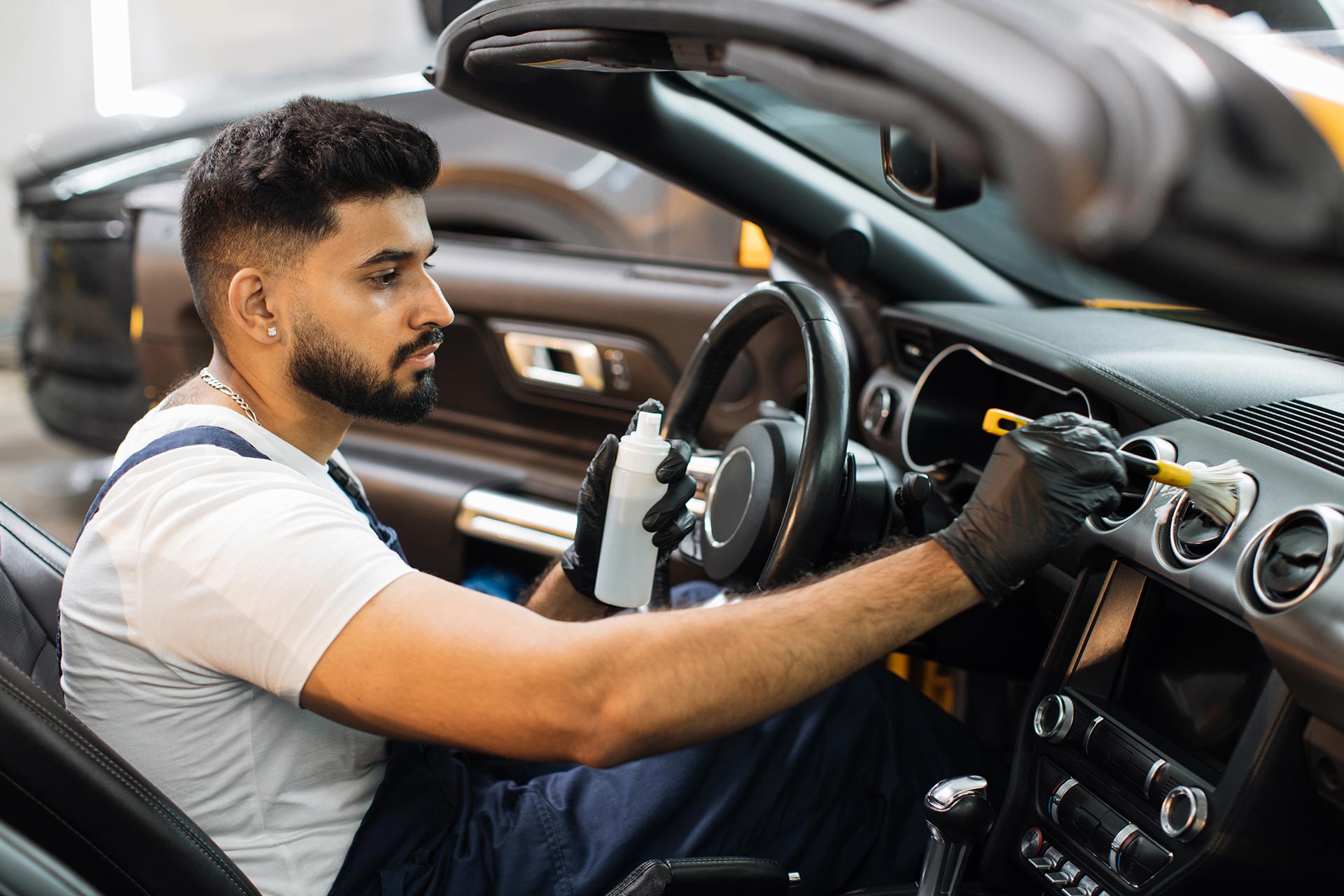 Read more about the article Electrical Mysteries Unraveled, Common Car Electrical Issues and How to Address Them